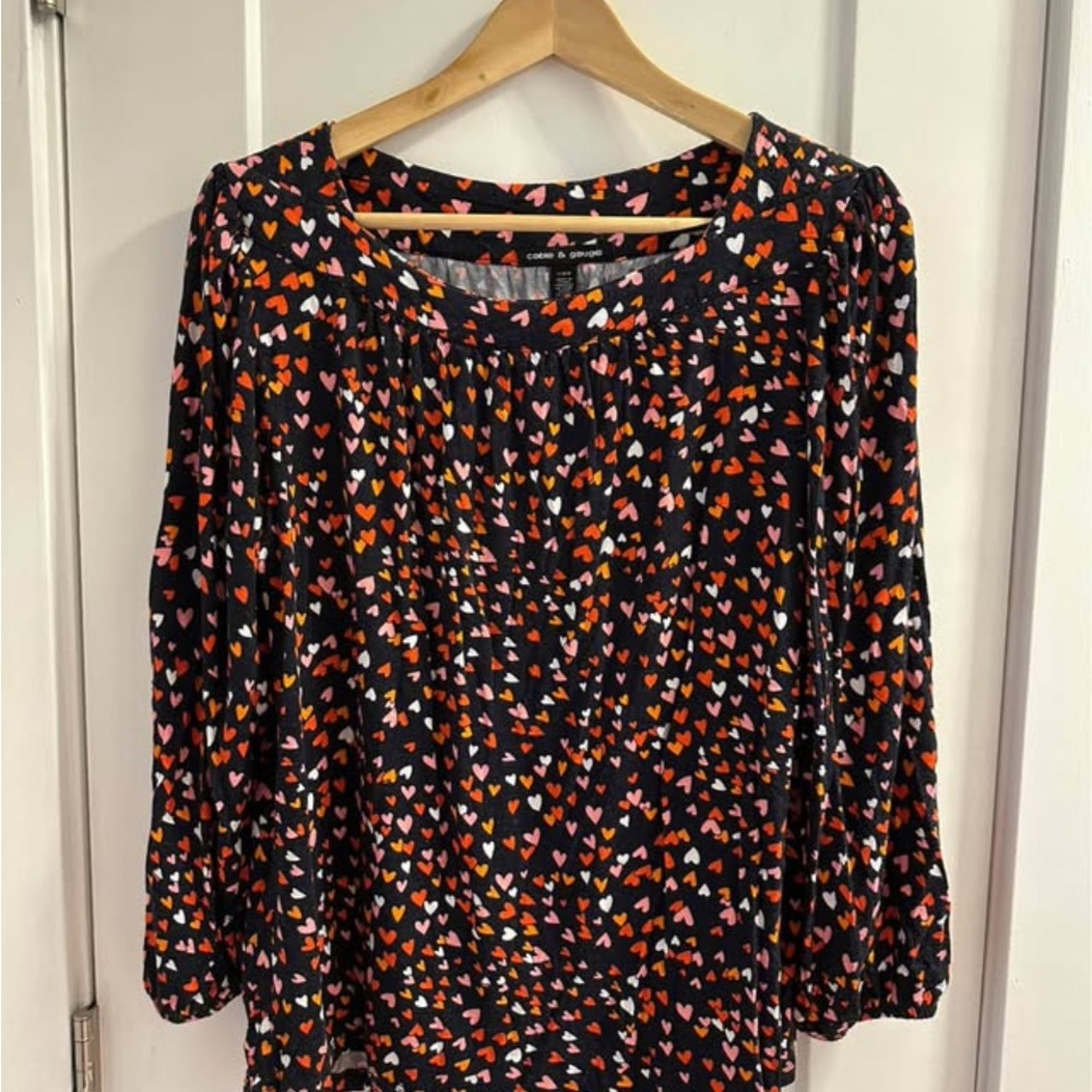 Cable & Gauge Black Long-Sleeve Heart-Print Top